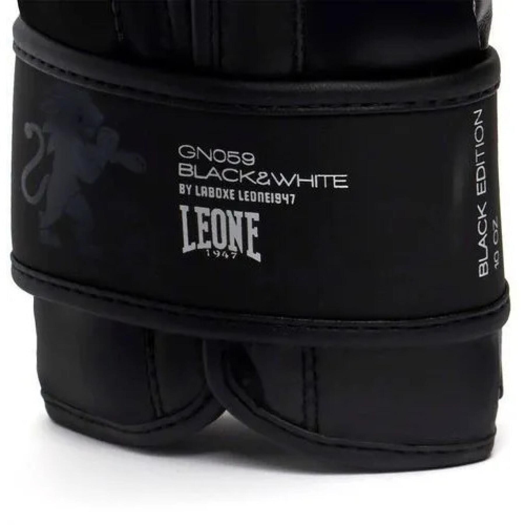 Black and white boxing gloves Leone 12 oz